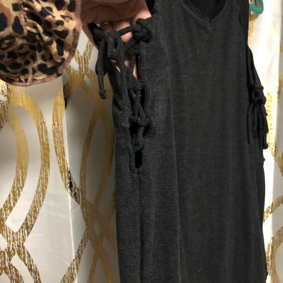 Cold shoulder sweatshirt - Picture 3 of 3